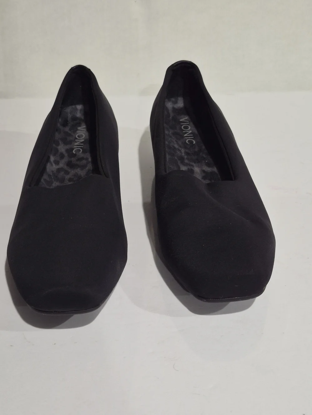 Vionic Women's Black Slip-On Flats Size 11